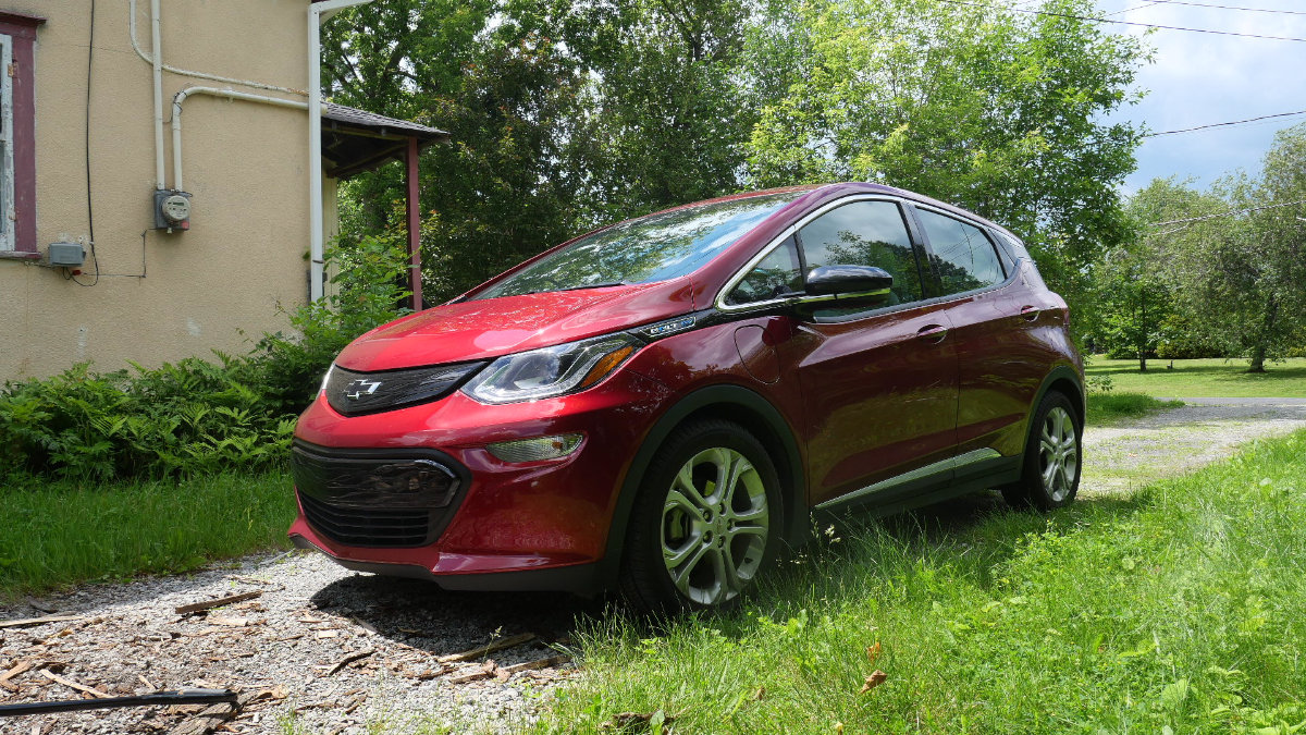 Ma Chevrolet Bolt dans l'entrée de garage