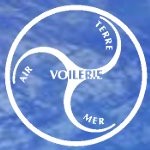 Logo de la Voilerie Air Terre Mer : trois branches blanches en spirale dans un cercle, marquées Air, Terre et Mer